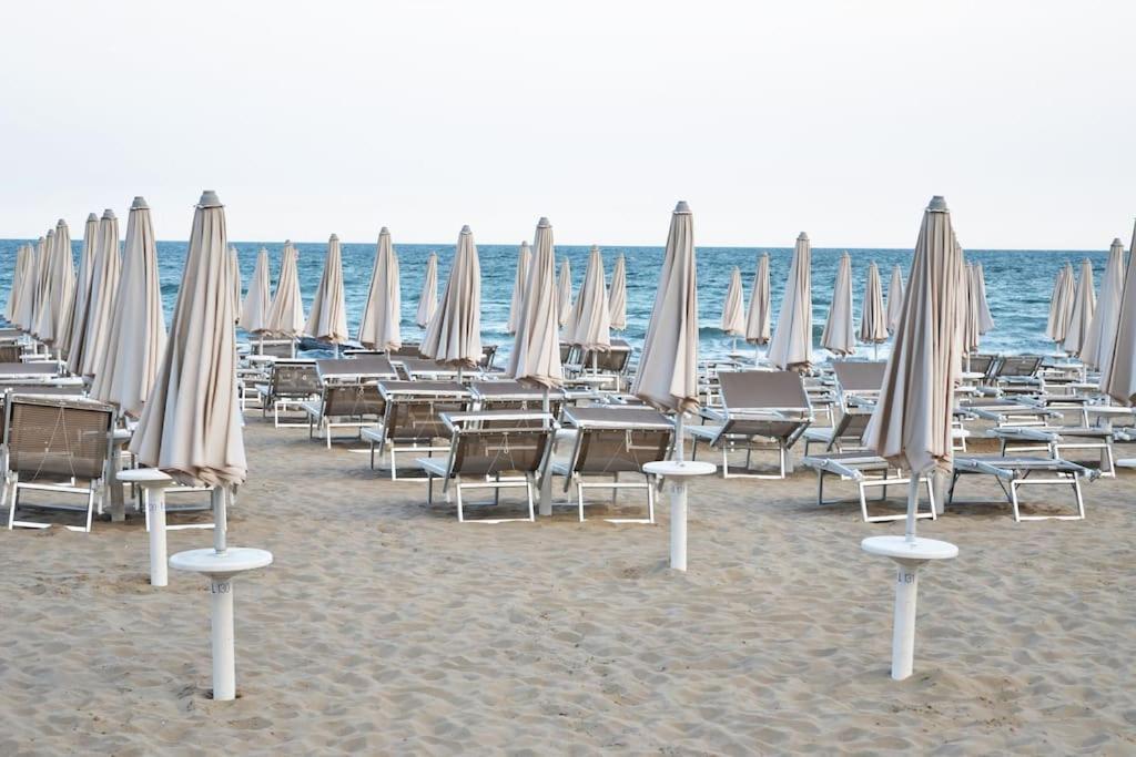 리도 디 예솔로 Piazza Nember Attico Con Vista Mare 아파트 외부 사진