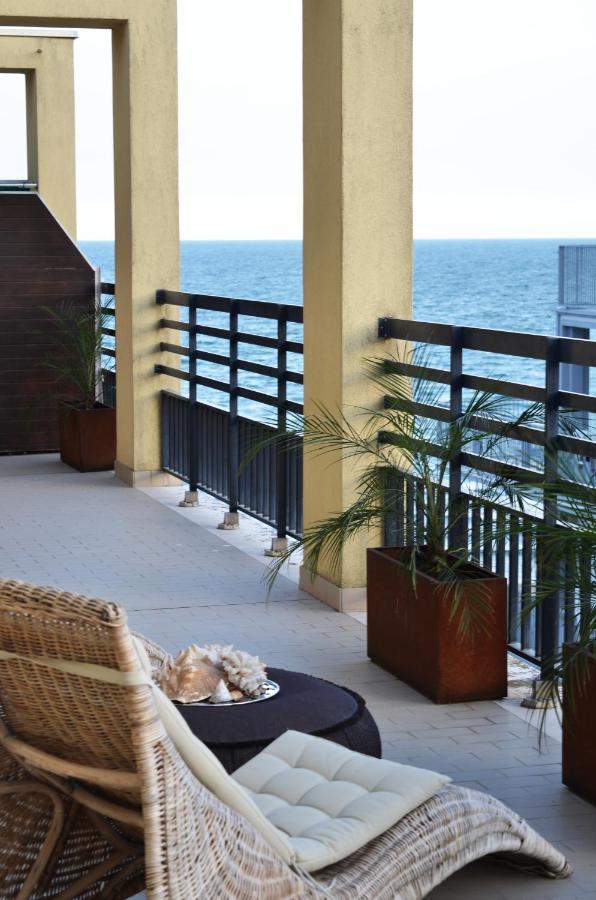 리도 디 예솔로 Piazza Nember Attico Con Vista Mare 아파트 외부 사진